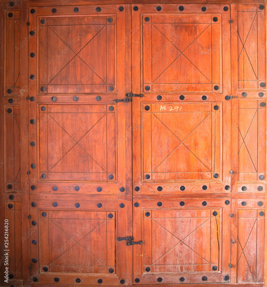 Oman: Traditionelle Holztür Oman: Traditionelle Holztür