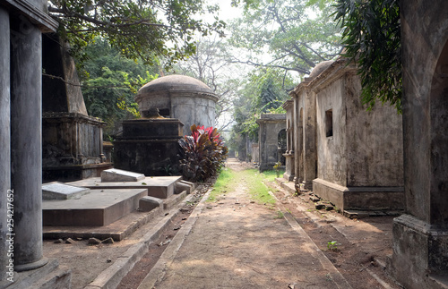 Obraz na płótnie Kolkata Park Street Cemetery, inaugurated 1767