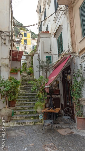 narrow street in old town © Андрей шниперсон