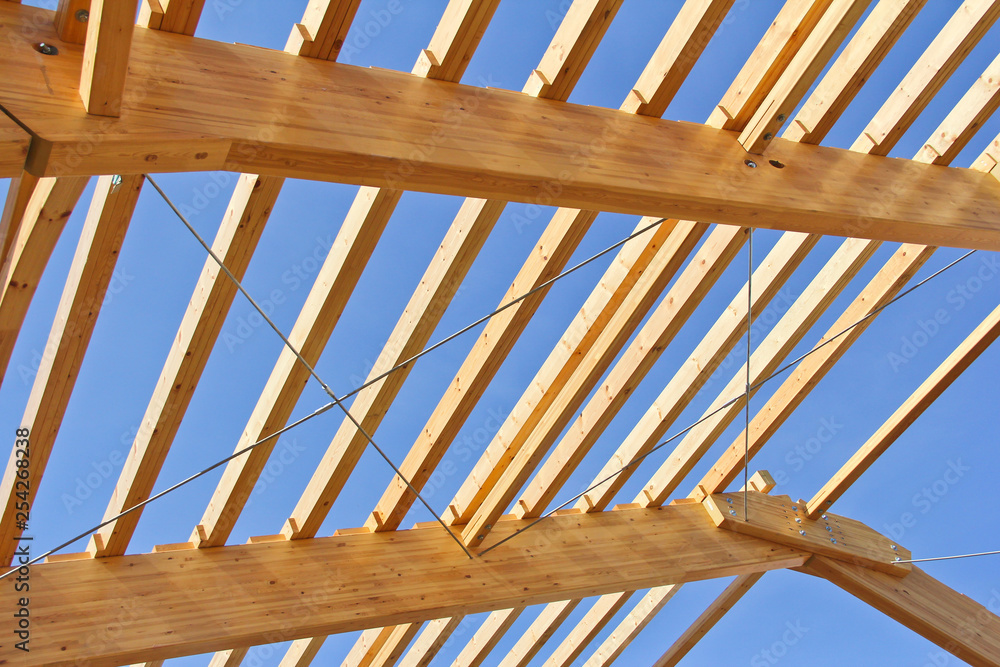 The frame of the building of laminated veneer lumber. Roof construction