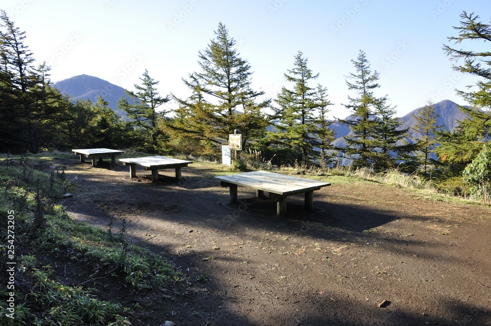 Obraz premium 姫次展望台と蛭ヶ岳と檜洞丸