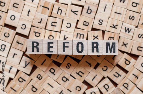 Εκτύπωση καμβά the word of REFORM on building blocks concept
