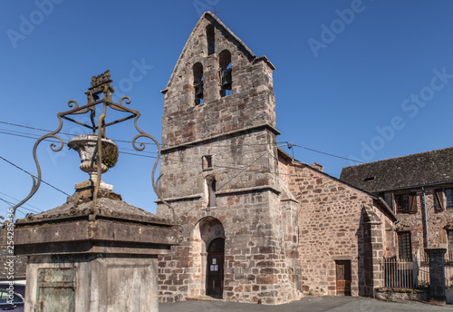 Saint Solve (Corrèze - France) - Eglise Saint Sylvain photo