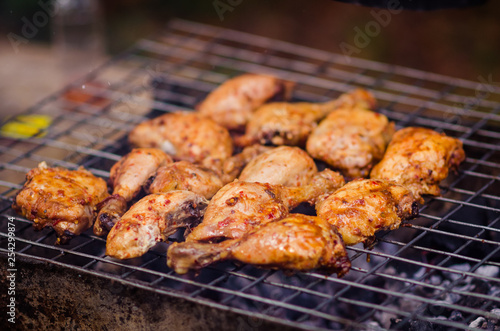 Wallpaper Mural chicken on the grill Torontodigital.ca