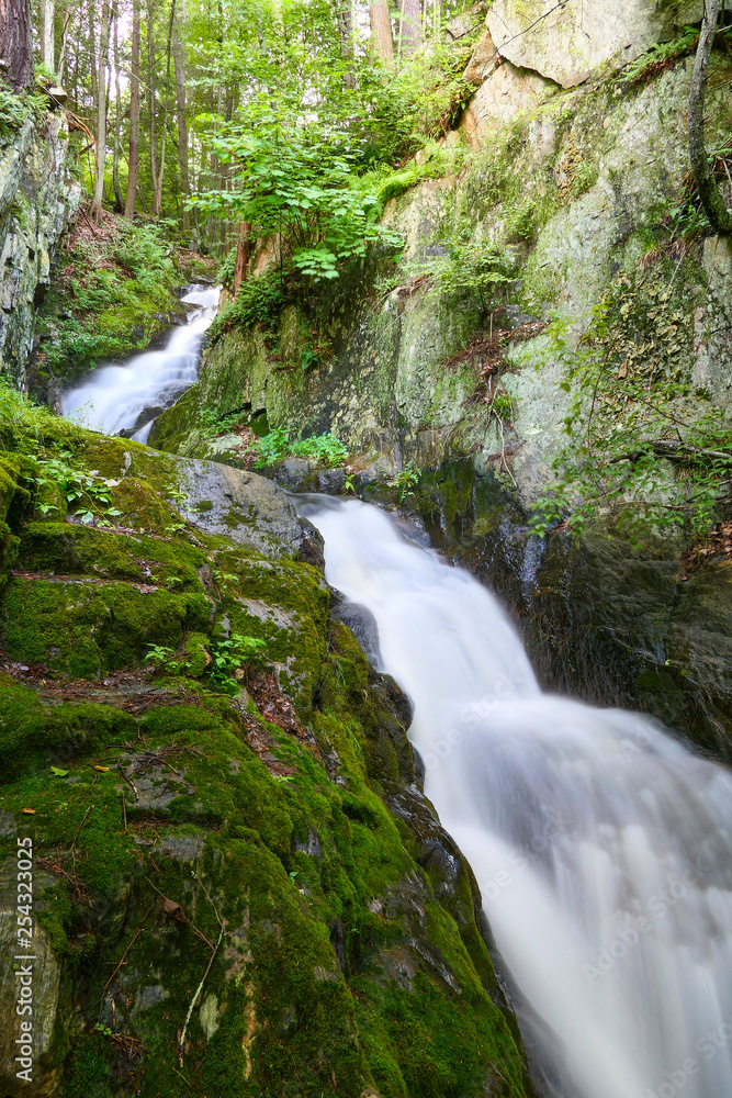 Fototapeta premium Sharon, Connecticut, USA A waterfall on the Pine Swamp Brook along Rte 7.