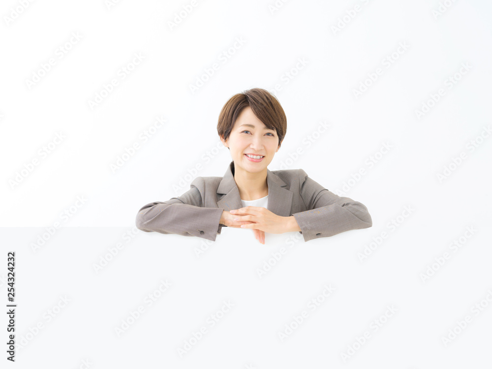 ボードを持つビジネスウーマン ボードを持つビジネスウーマン