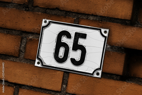 Hausnummer 65
