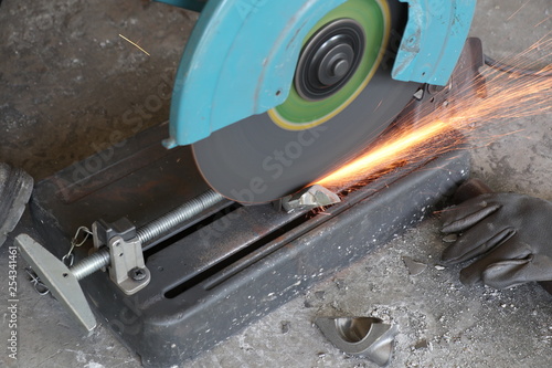 casting iron cut by fiber cutting equipment