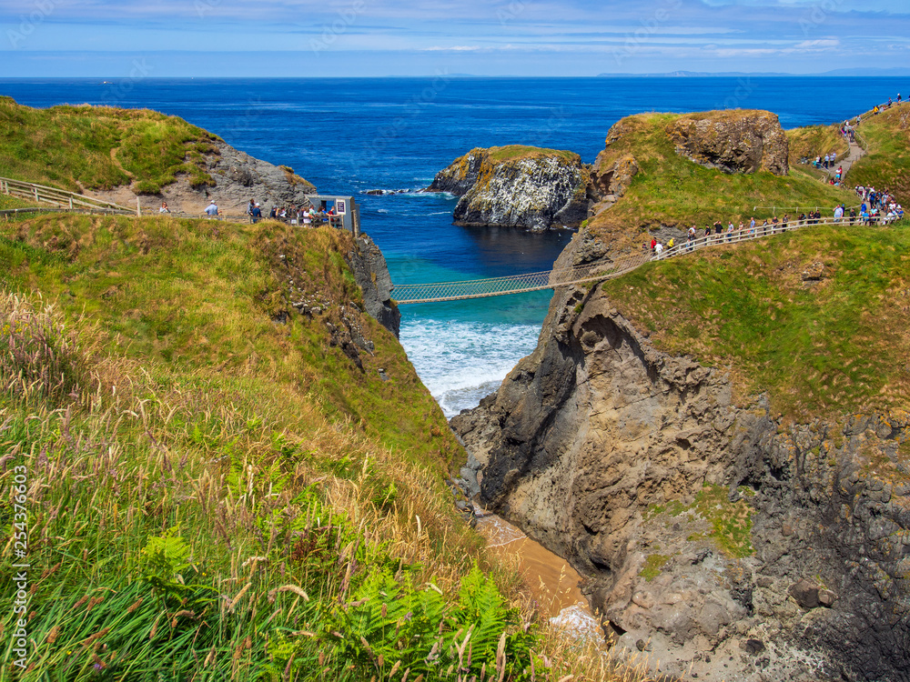 Die Hängebrücke zum Carrick a Rede in Nordirland