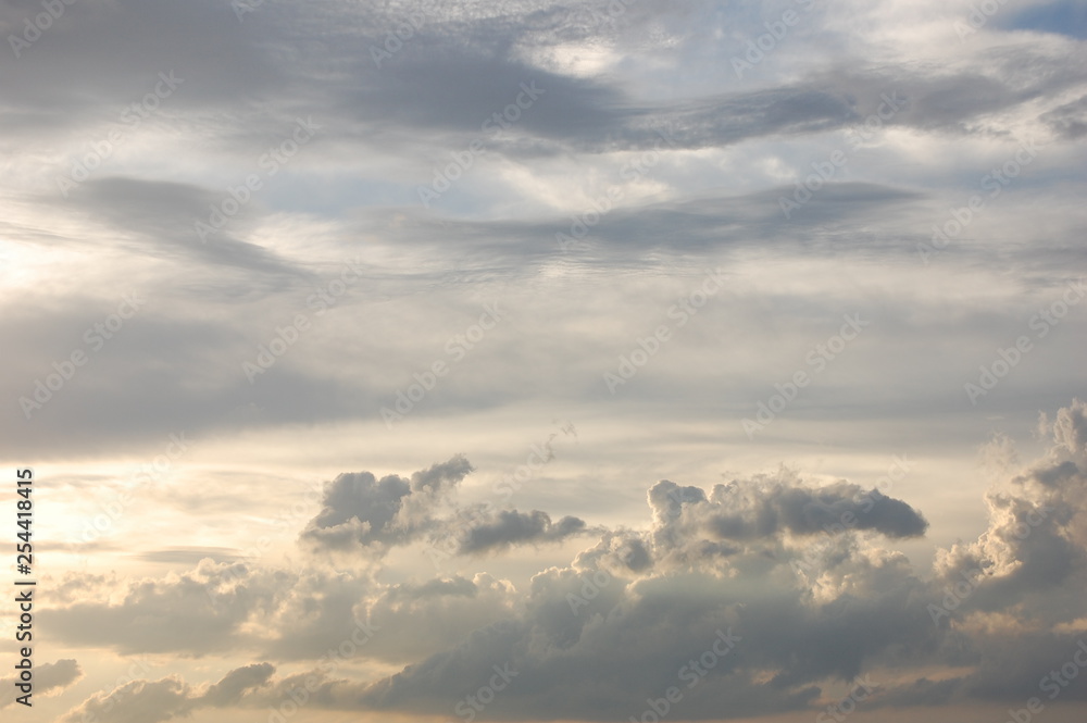 雲のある空 雲のある空
