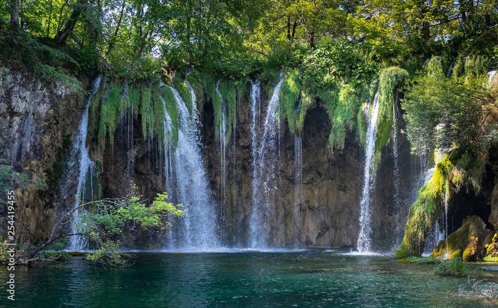 Fototapeta premium Galovacki Buk waterfall, one of the largest waterfalls in Plitvice Lakes National Park, Croatia