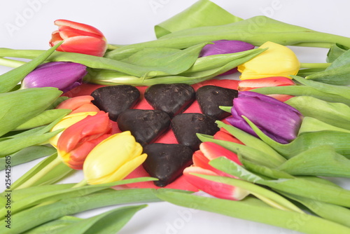Tulipany i serce z piernika na Walentynki