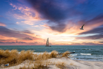 Sierkussen Badkamer Zonsondergang Oostzee met zeilboot  © tilody16