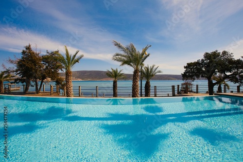 Fototapeta Naklejka Na Ścianę i Meble -  Amazing pool next to the beach in Izmir - Turkey