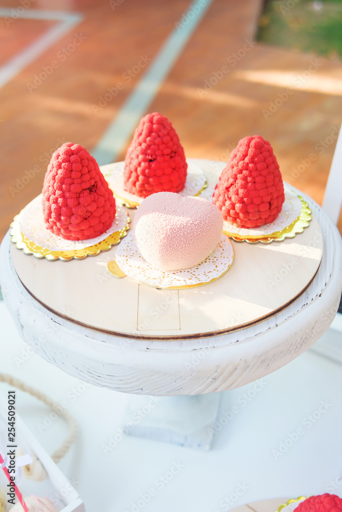 Fotka „Birthday girl 16 years. Candy bar. Dessert. Cakes. Sweet