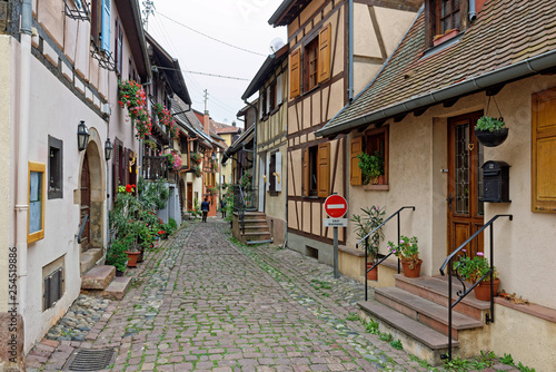 Fototapeta Naklejka Na Ścianę i Meble -  Fontaine, Eguisheim, Alsace, Haut-Rhin, Grand Est, France