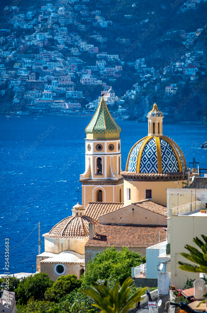 Obraz premium San Gennaro church with rounded roof in Vettica Maggiore Praiano, Italy