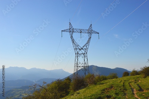 Pylone en montagne
