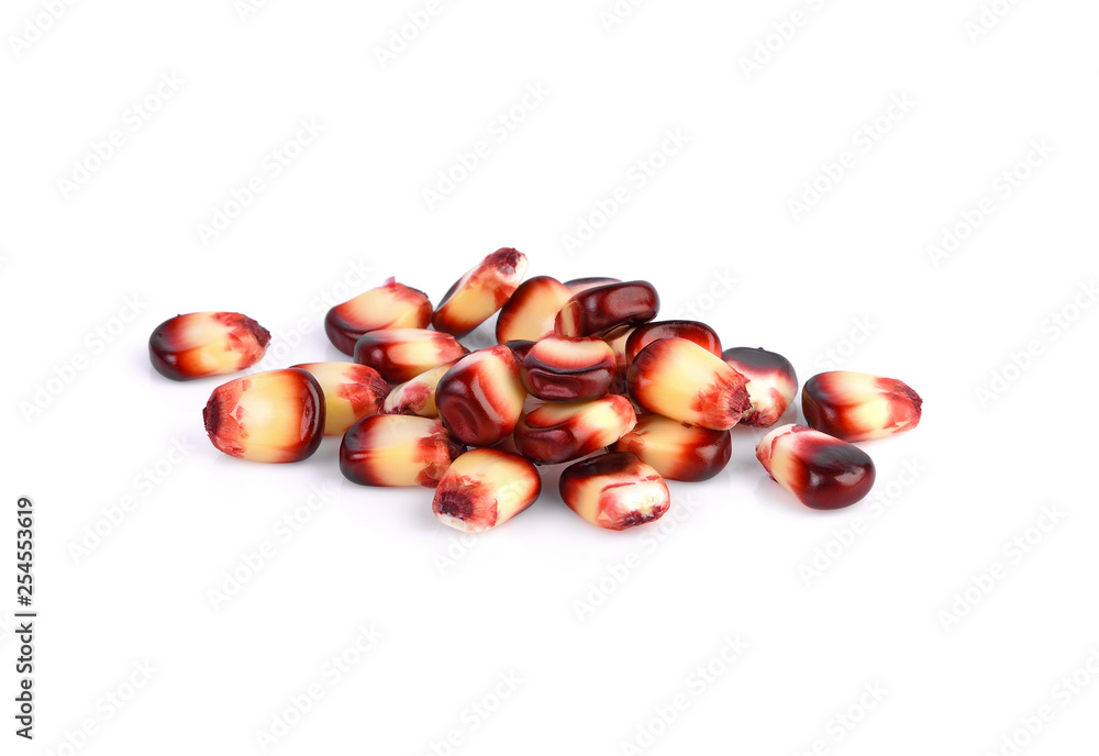 Obraz premium corn seeds on white background