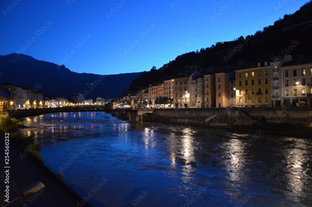 Grenoble by night-7