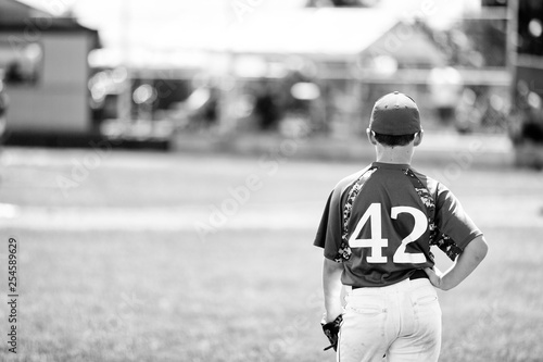 Photography Youth baseball outfielder