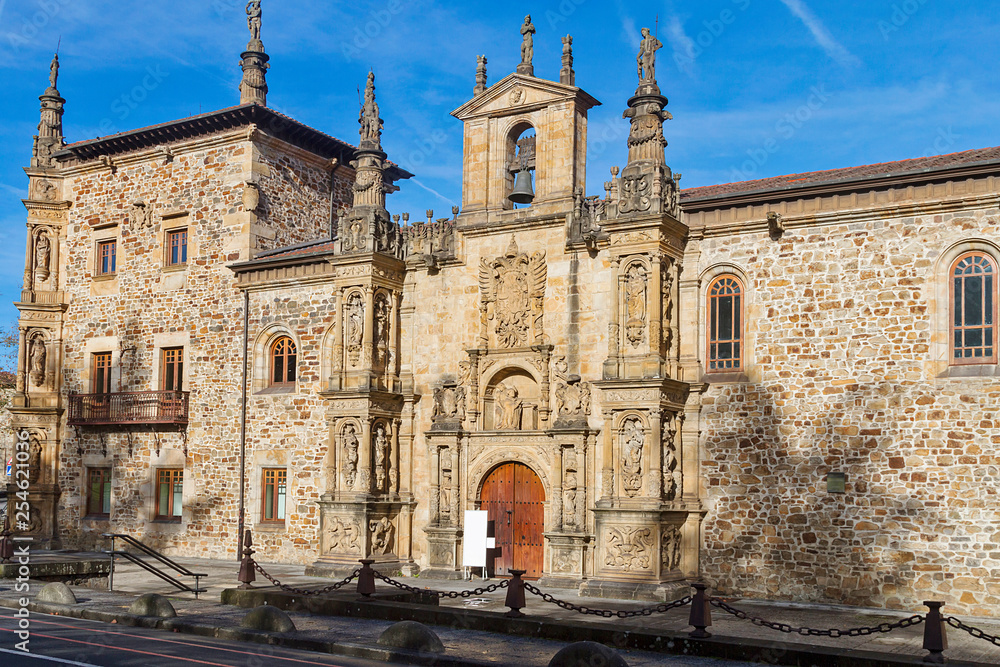 Fototapeta premium Onati town architecture in Gipuzkoa province, Spain