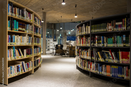 Valokuvatapetti A library in a college in the Faroe Islands