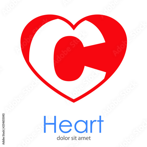 Logotipo letra C en color blanco en corazón color rojo