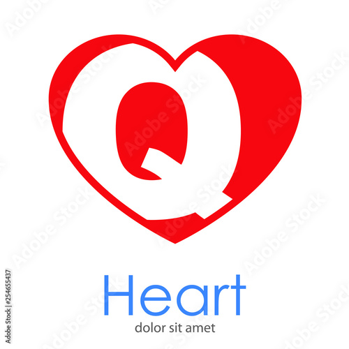 Logotipo letra Q en color blanco en corazón color rojo