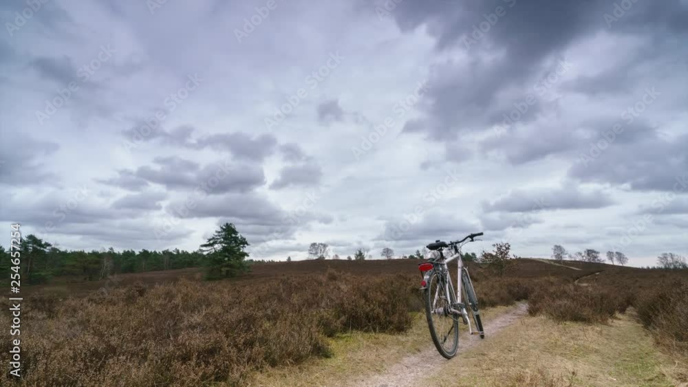 Timelapse Brunsberg Fahrrad dunkle Wolken Timelapse Brunsberg Fahrrad dunkle Wolken