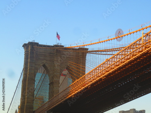 tower of brooklyn bridge in new york
