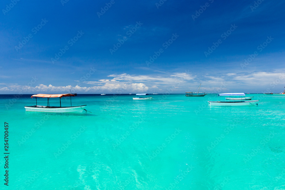 Fototapeta premium Beautiful sky and blue sea . tropical beach