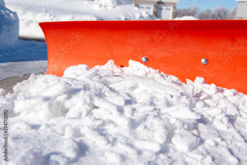 shoveling the snow © Layn