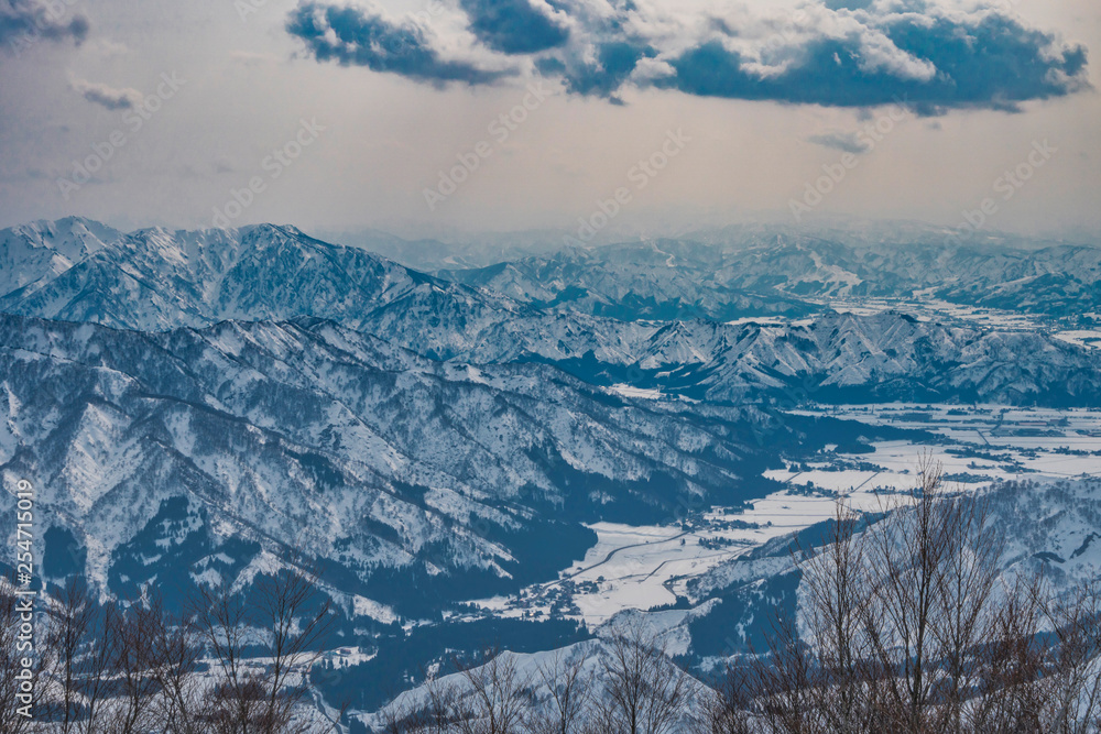 Fototapeta premium 雪山の景色