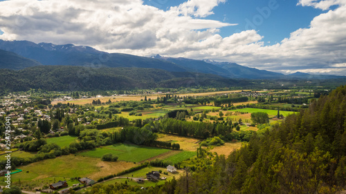 The valley of El Bolson in argentinian patagonia. © Erlantz