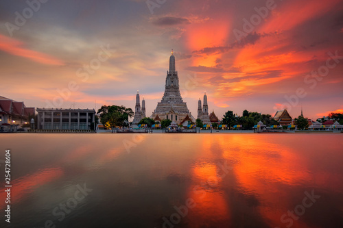Arun temple in Bangkok .