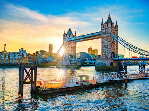 Canvas Print Beautiful landscape with the famous landmark of London, Tower Bridge reflected i