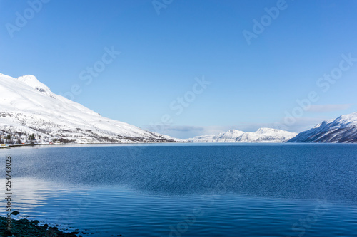 verschneite Winterlandschaft Kaldfjord, Norwegen