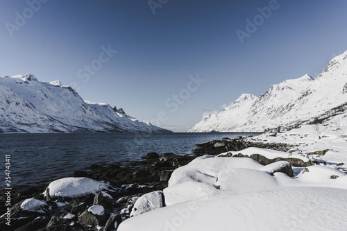 Winterlandschaft Ersfjord in Norwegen