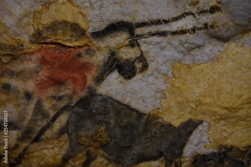 Vache sauvage peinte sur la paroi de la grotte de Lascaux