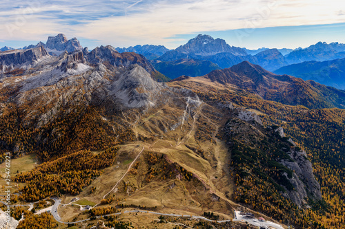 widok z góry Laguzoi, Dolomity photo