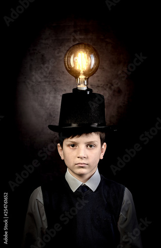 Fotótapéta Excellent idea, kid with edison bulb above his head