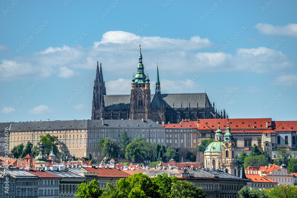 Fototapeta premium Magnificent Saint Vitus Cathedral in Prague, Czech Republic