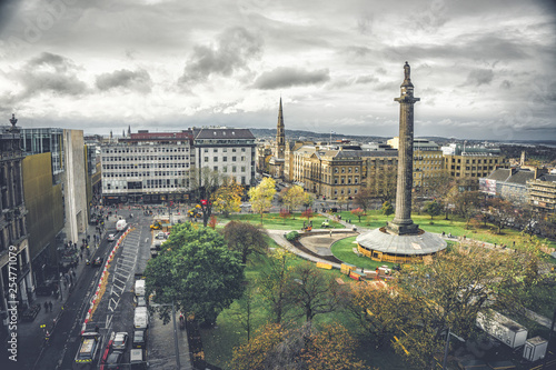 Φωτογραφία St Andrew's square, Edinburgh, Scotland.