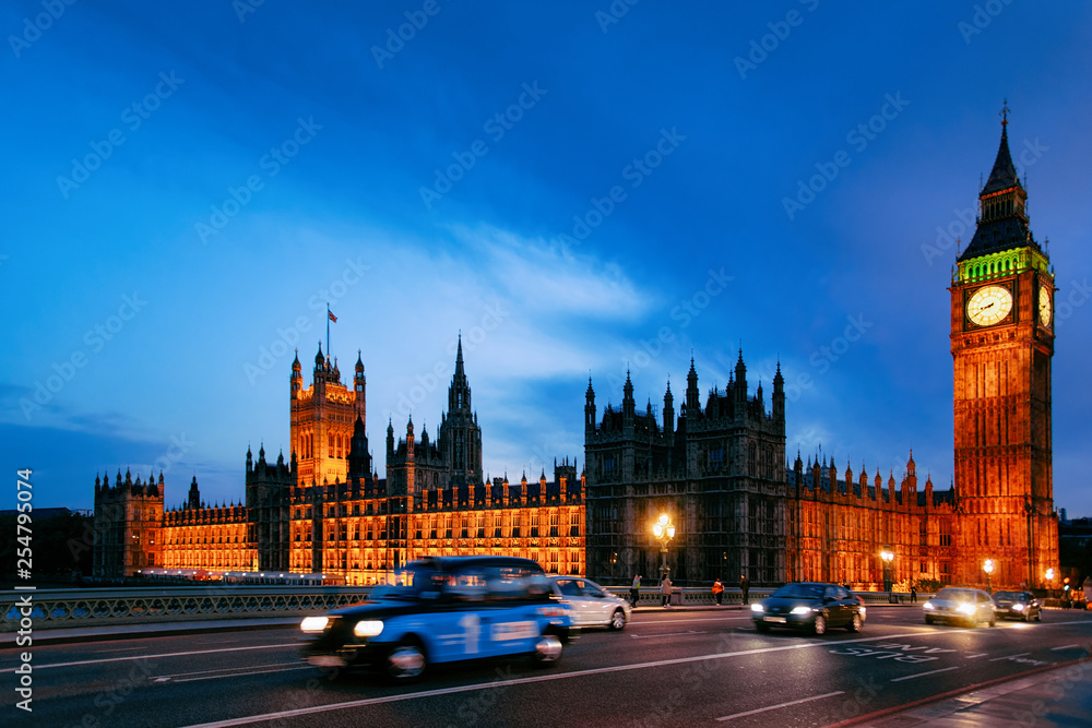 Busy road at Big Ben in Westminster Palace London