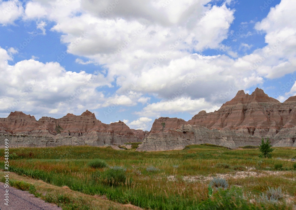 The Badlands National Park is located on the edge of America's Great Plains in southwestern Dakota.
