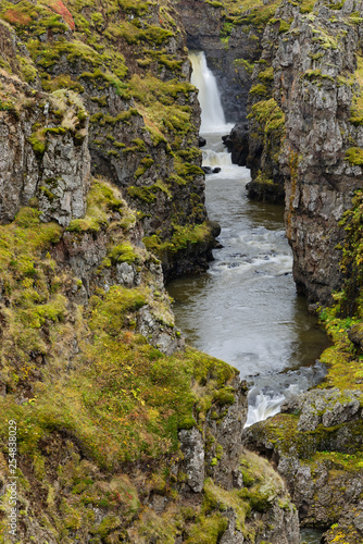 Schlucht nach dem Wasserfall Kolufossar  Island