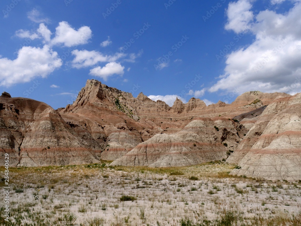 Badlands National Park, a must-visit attraction in South Dakota, USA.