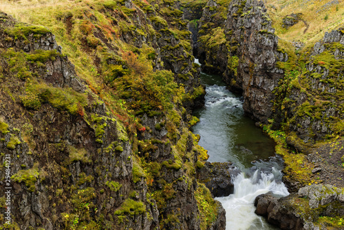 Schlucht nach dem Wasserfall Kolufossar  Island