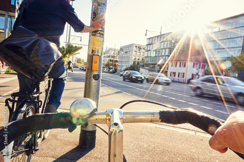Radfahrer Gefahr Fahrradweg Ampel Gegenlicht